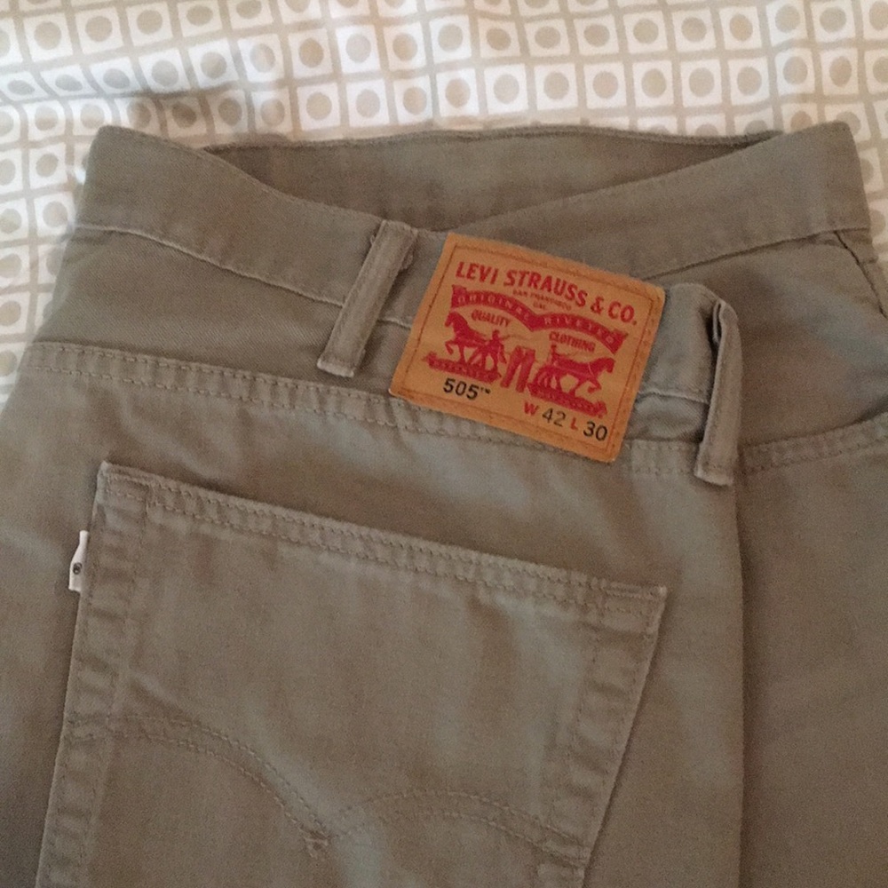 Levi’s khaki colored denim 505s 42X30
